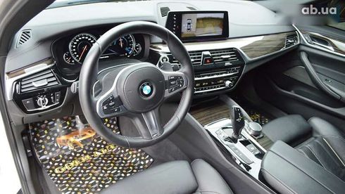 BMW 5 серия 2017 - фото 26
