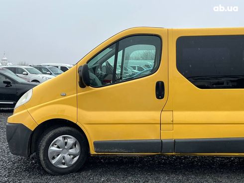 Renault Trafic 2007 желтый - фото 5
