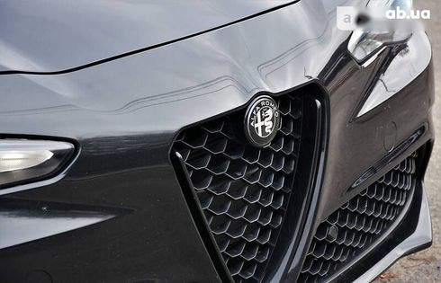 Alfa Romeo Giulia 2018 - фото 15