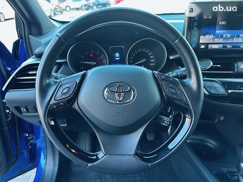 Toyota C-HR 2018 - фото 11