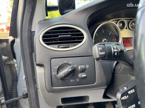 Ford Focus 2010 серый - фото 21