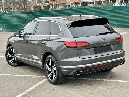 Volkswagen Touareg 2022 - фото 13