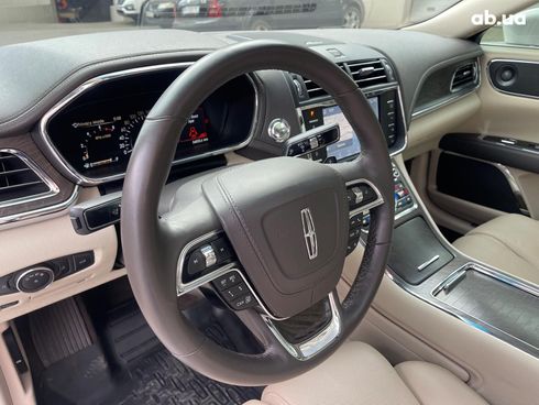 Lincoln Continental 2019 белый - фото 41