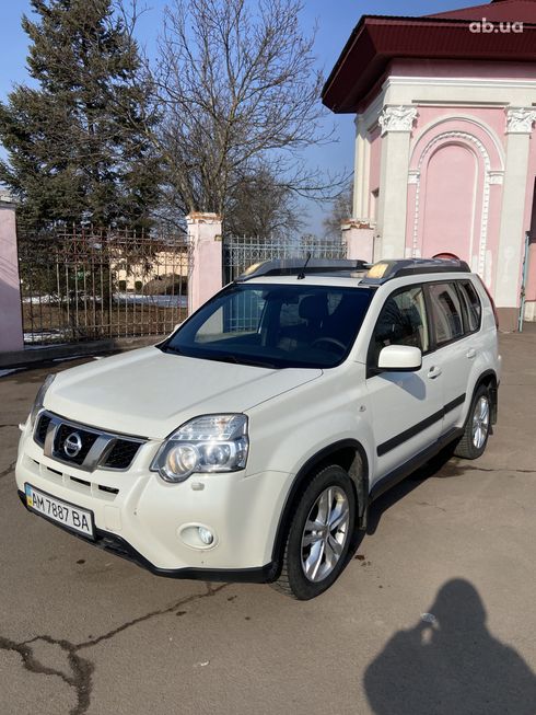 Nissan X-Trail 2013 белый - фото 2