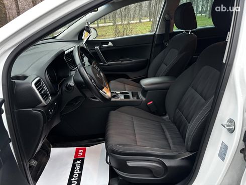 Kia Sportage 2019 белый - фото 14