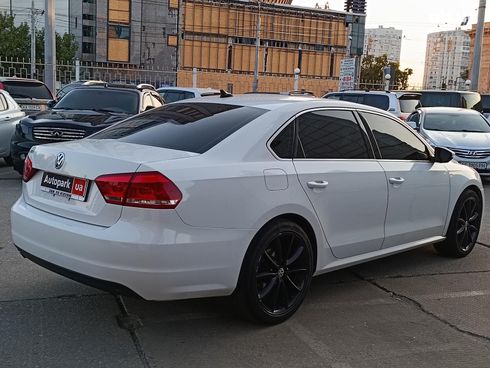 Volkswagen passat b7 2011 белый - фото 13