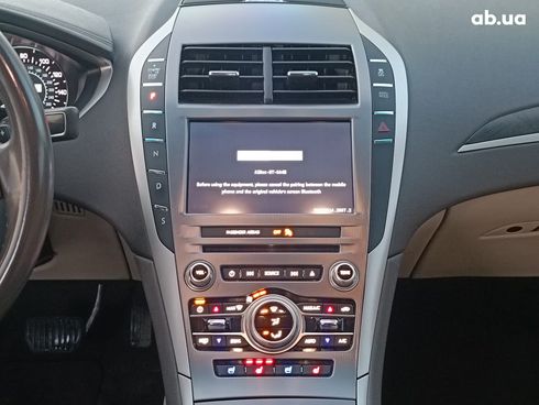 Lincoln MKZ 2017 красный - фото 15