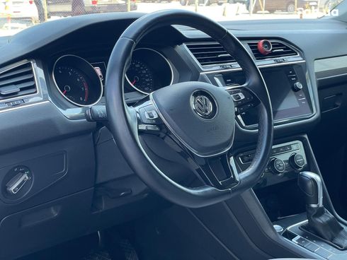 Volkswagen Tiguan 2019 красный - фото 4