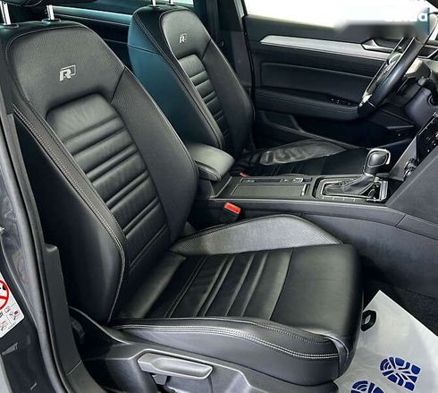 Volkswagen Passat 2018 - фото 8