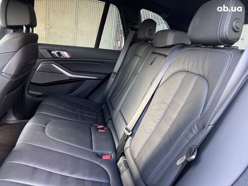 BMW X5 2021 - фото 38