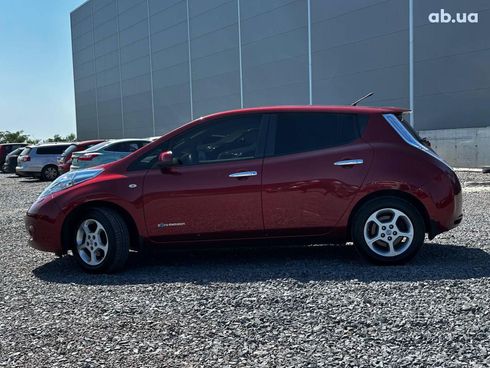 Nissan Leaf 2012 красный - фото 5