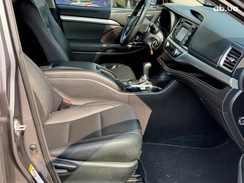 Toyota Highlander 2014 серый - фото 83