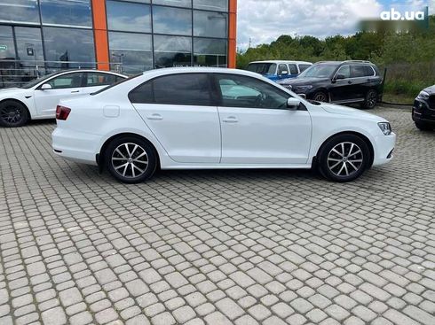 Volkswagen Jetta 2016 - фото 8
