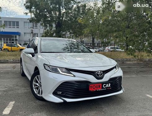 Toyota Camry 2018 - фото 8