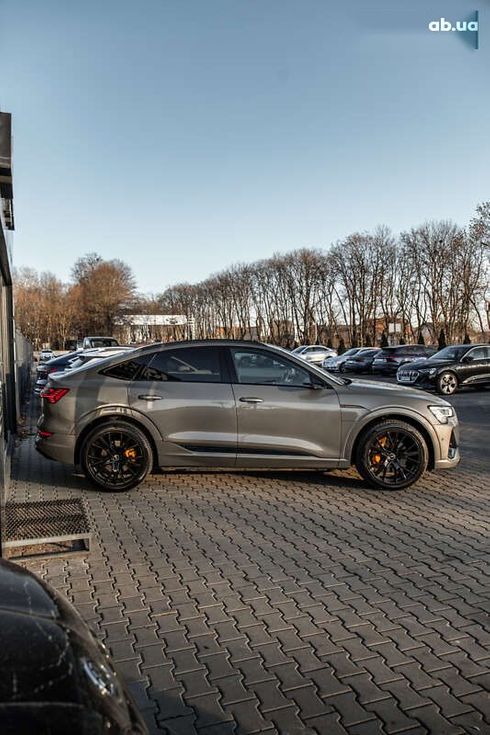 Audi E-Tron 2022 - фото 10