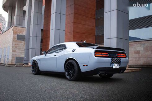 Dodge Challenger 2021 - фото 4