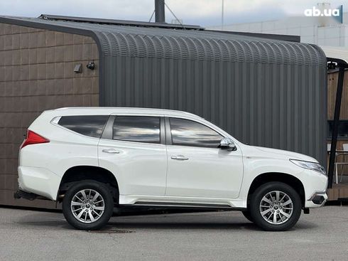 Mitsubishi Pajero Sport 2016 - фото 10