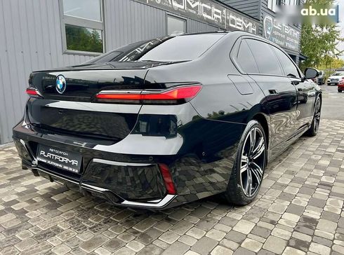 BMW i7 2023 - фото 11