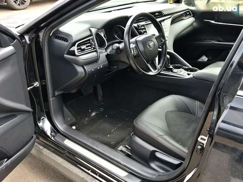 Toyota Camry 2019 - фото 8