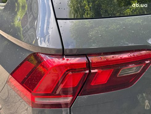 Volkswagen Tiguan 2021 серый - фото 7