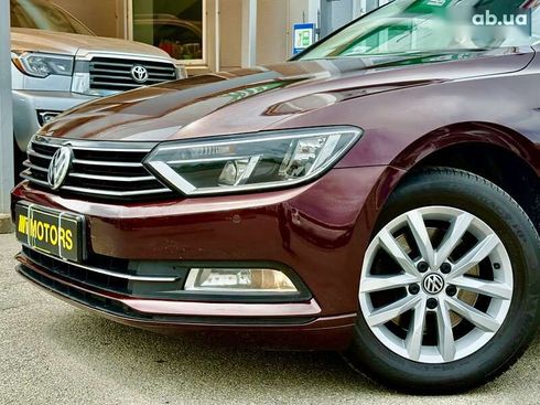 Volkswagen Passat 2017 - фото 17