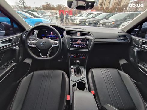 Volkswagen Tiguan 2022 серый - фото 16