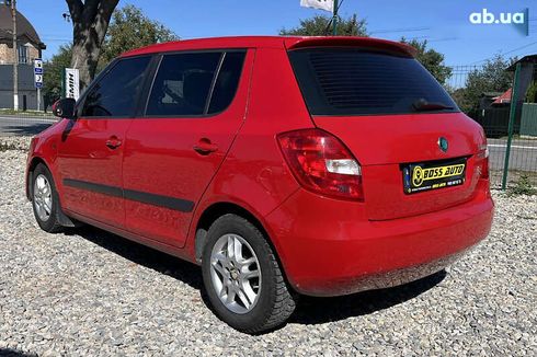 Skoda Fabia 2012 - фото 4