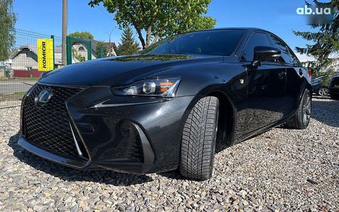 Lexus IS 2017 - фото 3