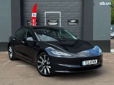 Продаж вживаних Tesla Model 3 в Київській області - купити на Автобазарі