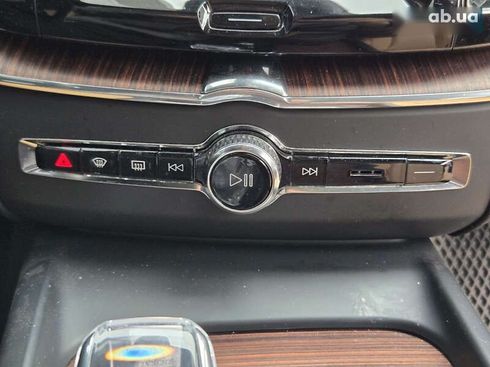 Volvo XC60 2023 - фото 21