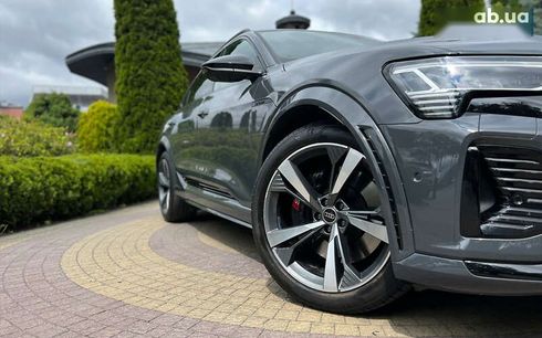 Audi SQ8 e-tron 2023 - фото 12