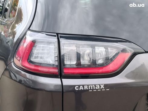 Jeep Cherokee 2018 серый - фото 10