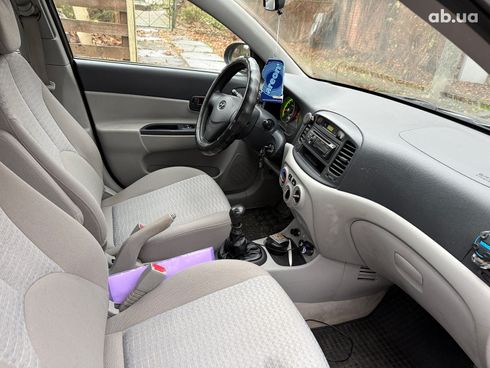 Hyundai Accent 2008 черный - фото 38