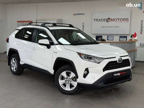 Toyota RAV4 2019 - фото 2