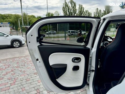 Renault Twingo 2021 - фото 27