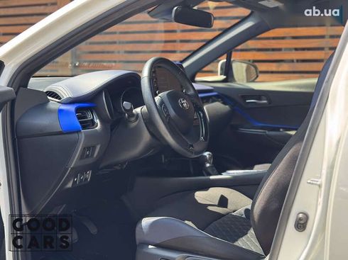 Toyota C-HR 2020 - фото 14