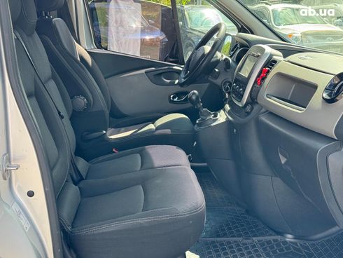 Renault Trafic 2016 серый - фото 30