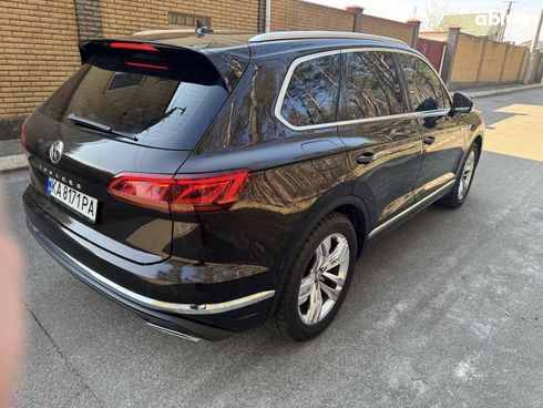 Volkswagen Touareg 2018 коричневый - фото 16