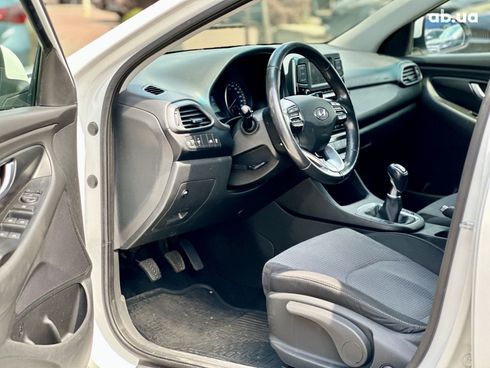 Hyundai i30 2017 белый - фото 9