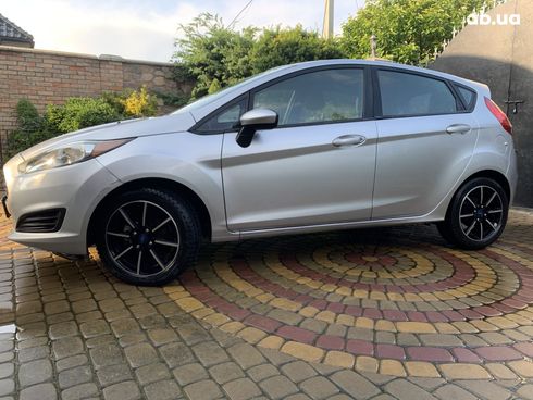 Ford Fiesta 2019 серый - фото 14