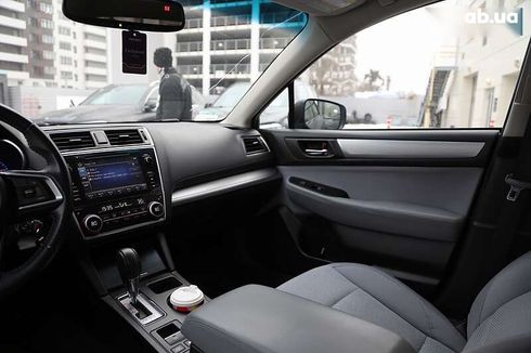 Subaru Outback 2018 - фото 11