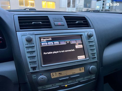 Toyota Camry 2010 белый - фото 103