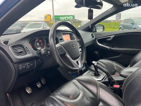 Volvo V40 2017 синий - фото 19