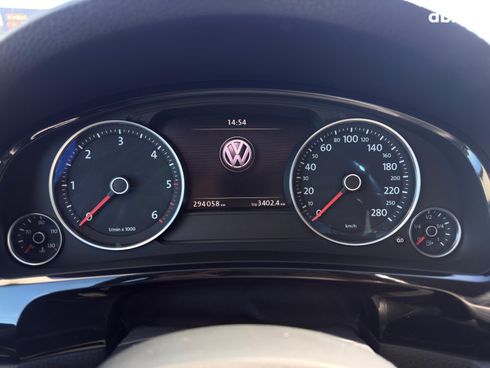 Volkswagen Touareg 2011 серый - фото 31