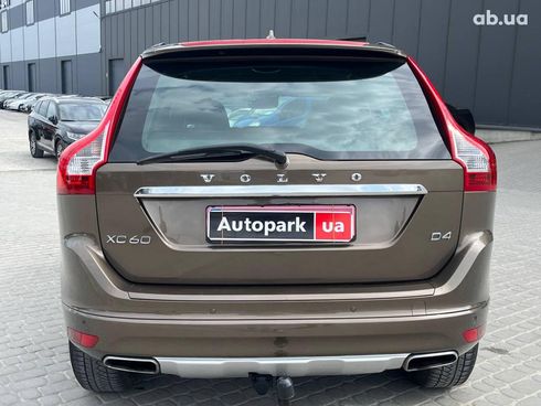 Volvo XC60 2015 коричневый - фото 9
