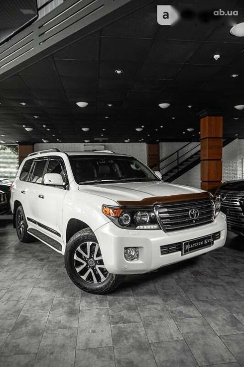 Toyota Land Cruiser 2014 - фото 3