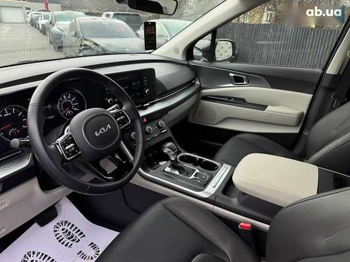 Kia Carnival 2023 - фото 29