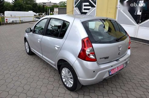 Dacia Sandero 2010 - фото 10