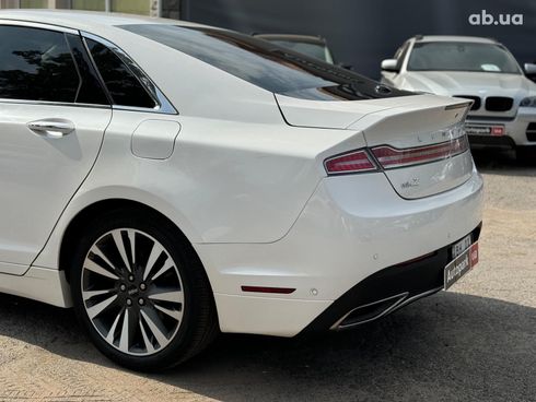 Lincoln MKZ 2019 белый - фото 11