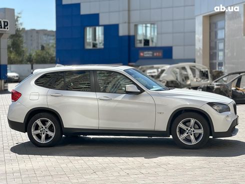 BMW X1 2011 белый - фото 4